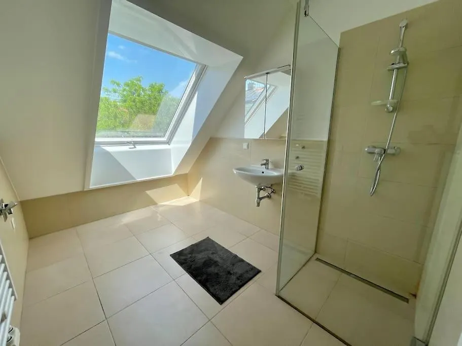 Premium 90 M2 Rooftop - Free Parking Apartment Vienna 0*,  Austria